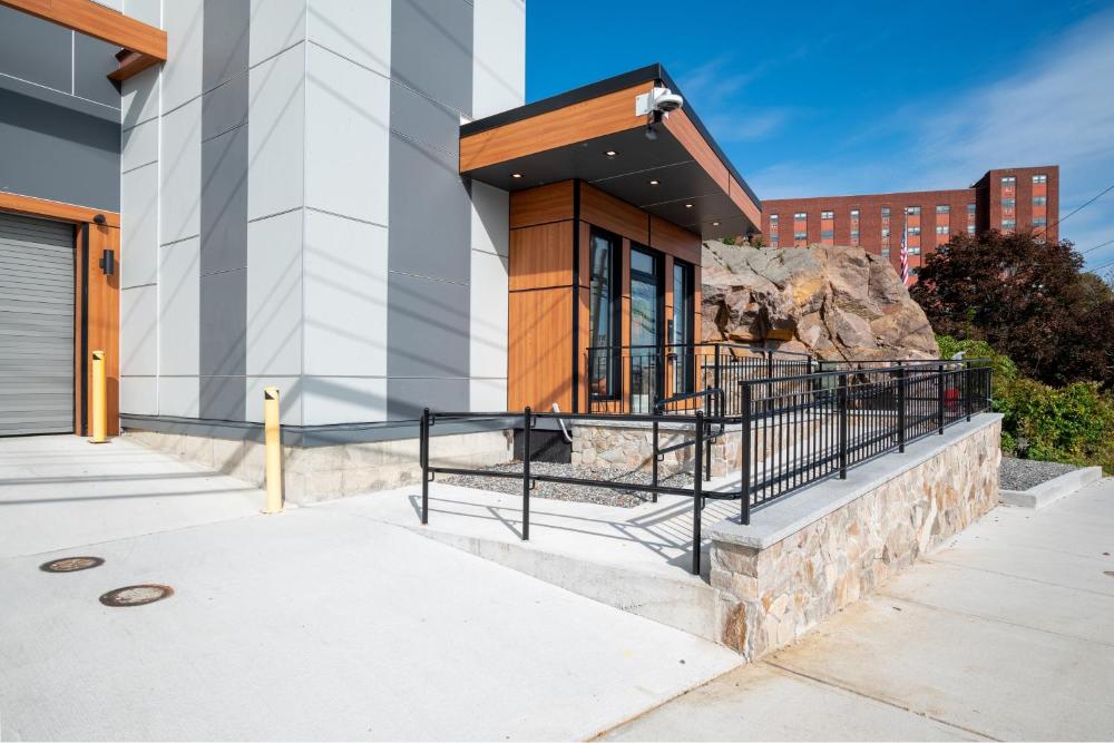 Modern 2 Bedroom Apartment in Quincy